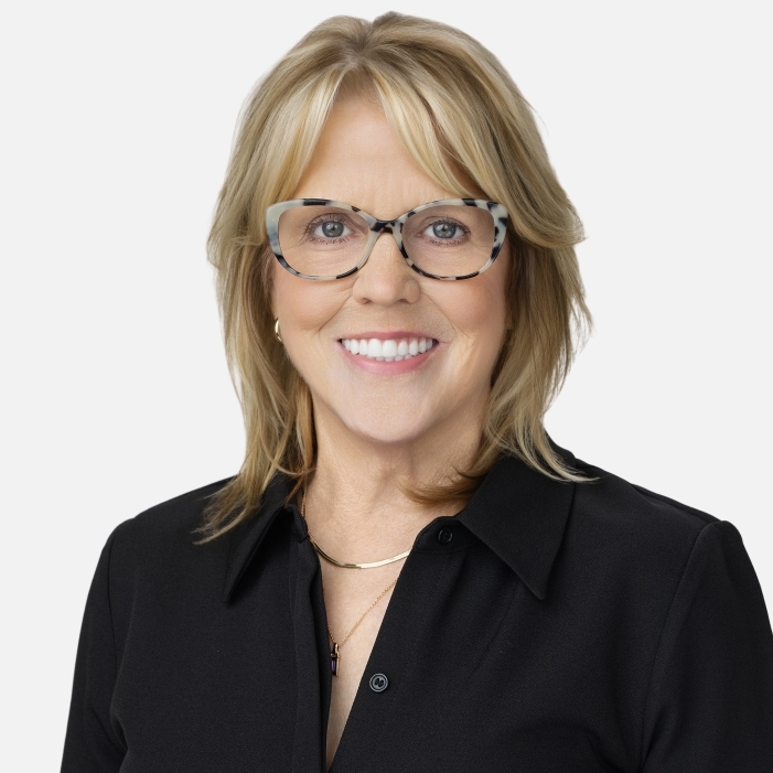 Laura (Laurie) Cox headshot